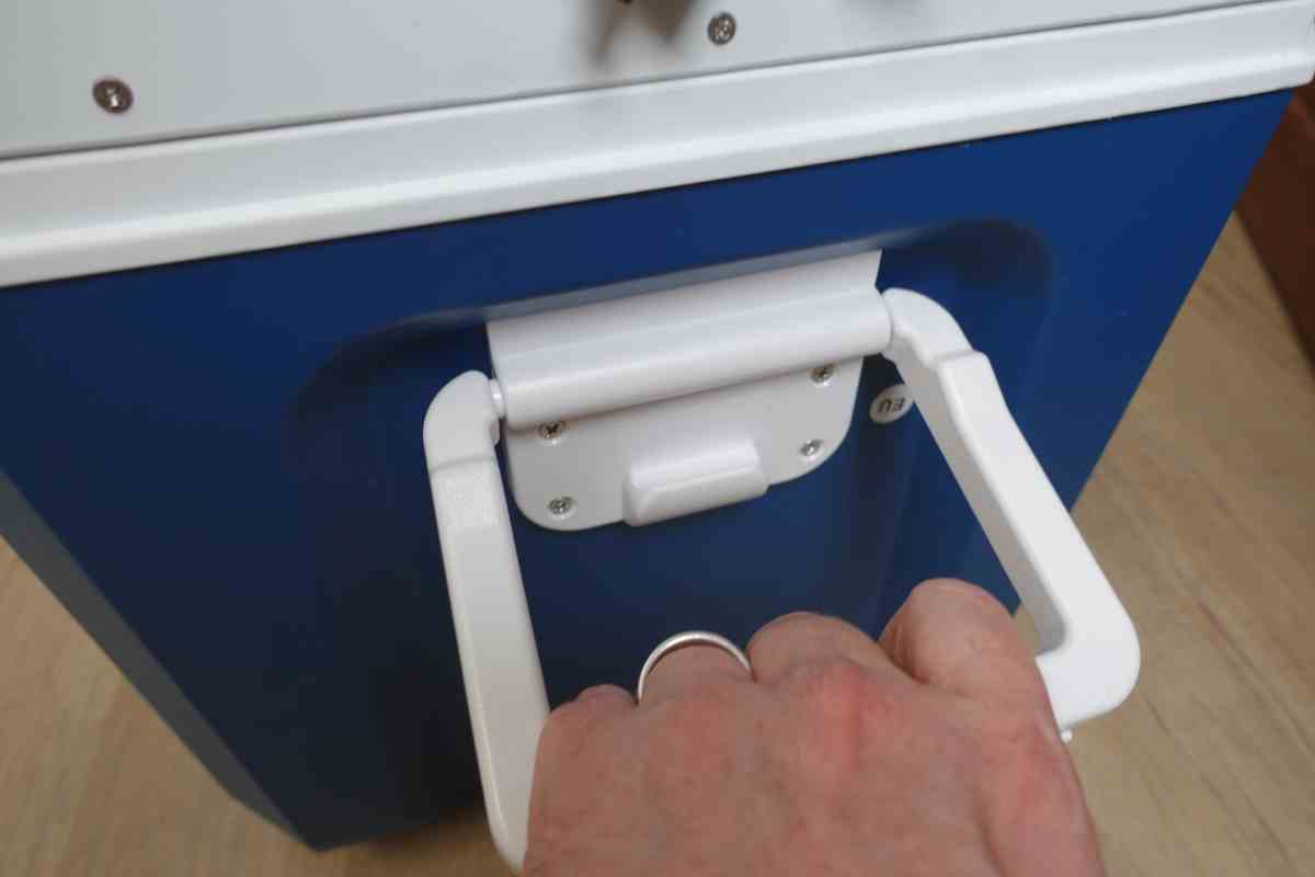 Tragegriff an der Mobicool MCF Kompressor-Kühlbox