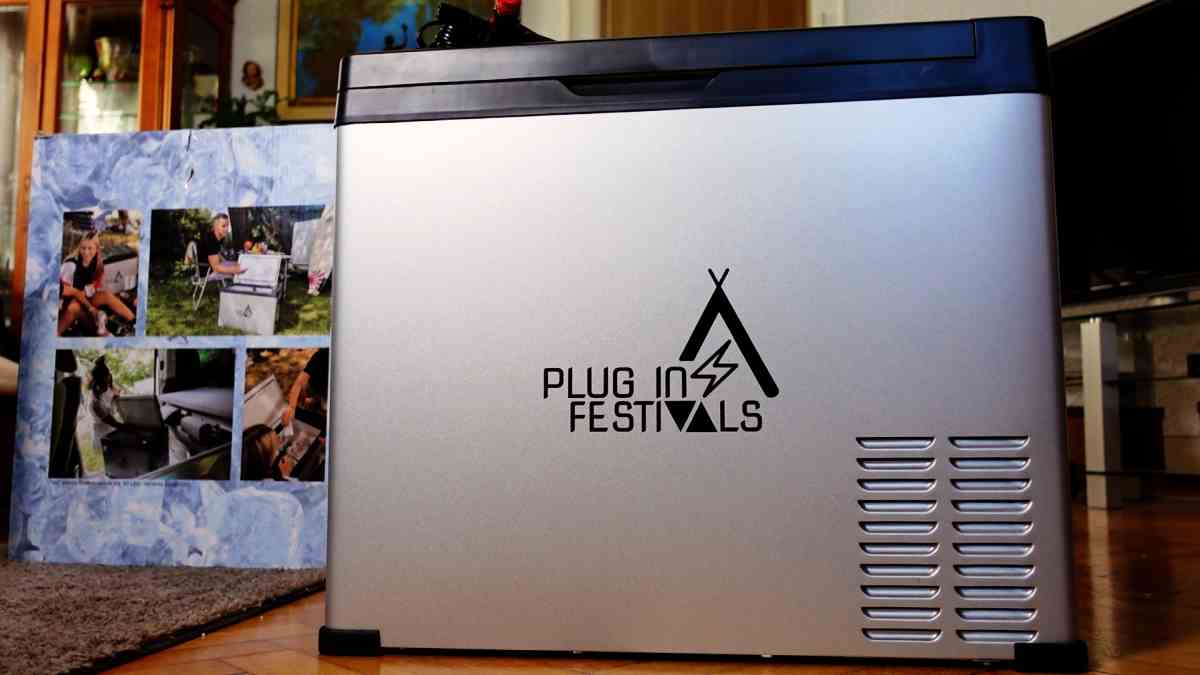 Kompressor Kühlbox Test: IceCube 50 von Plug-in-Festivals im Check