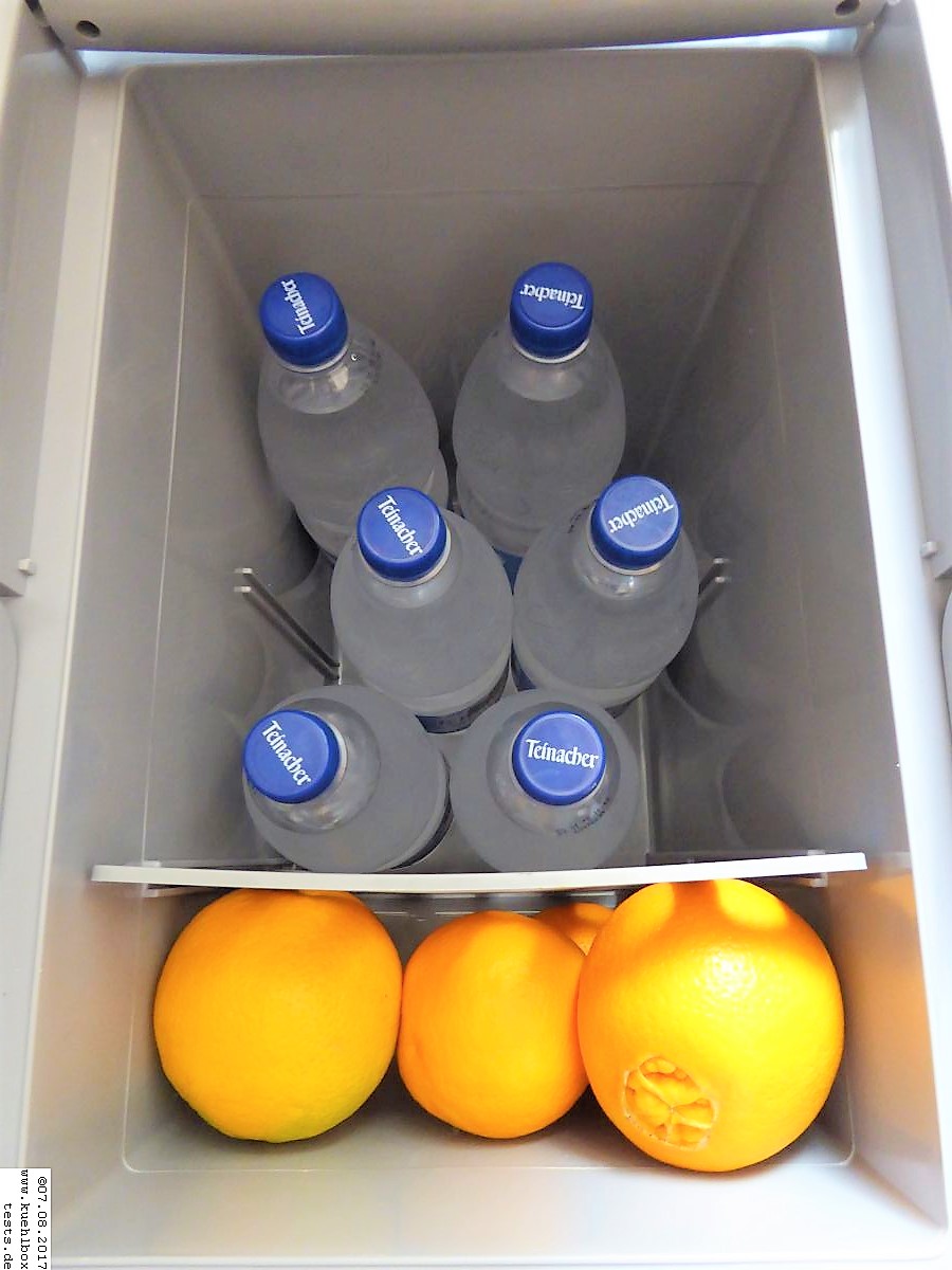 TC-21 mit 6 x 1 L Flaschen und ein paar Orangen gehen aucch noch rein